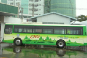TPHCM kiến nghị giảm thuế để cứu xe buýt “sạch”